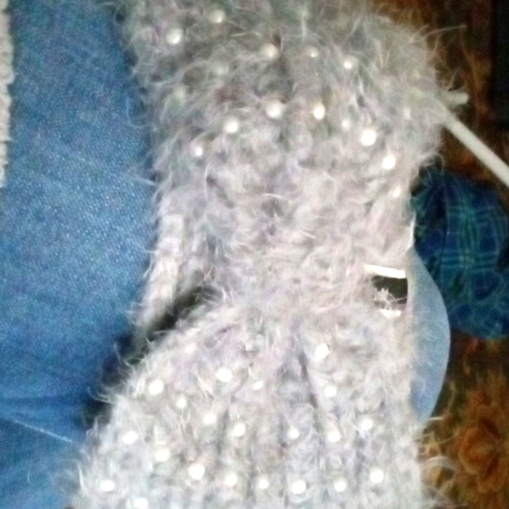 Apt.9 New With Tags. Light grey knit head wrap.